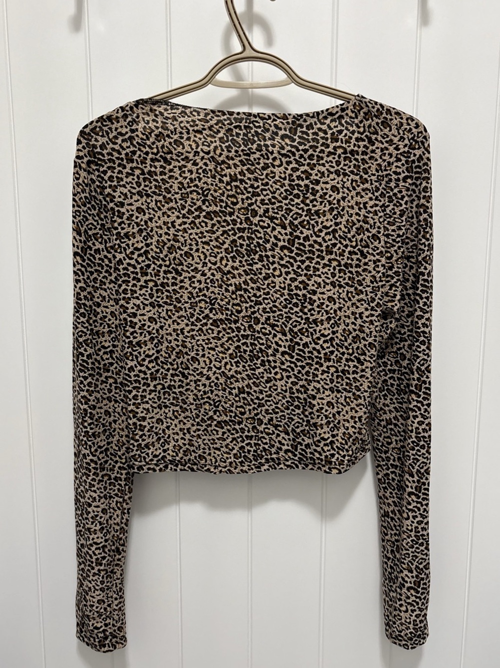 SHEIN Leopard Print Long Sleeve Crop Top